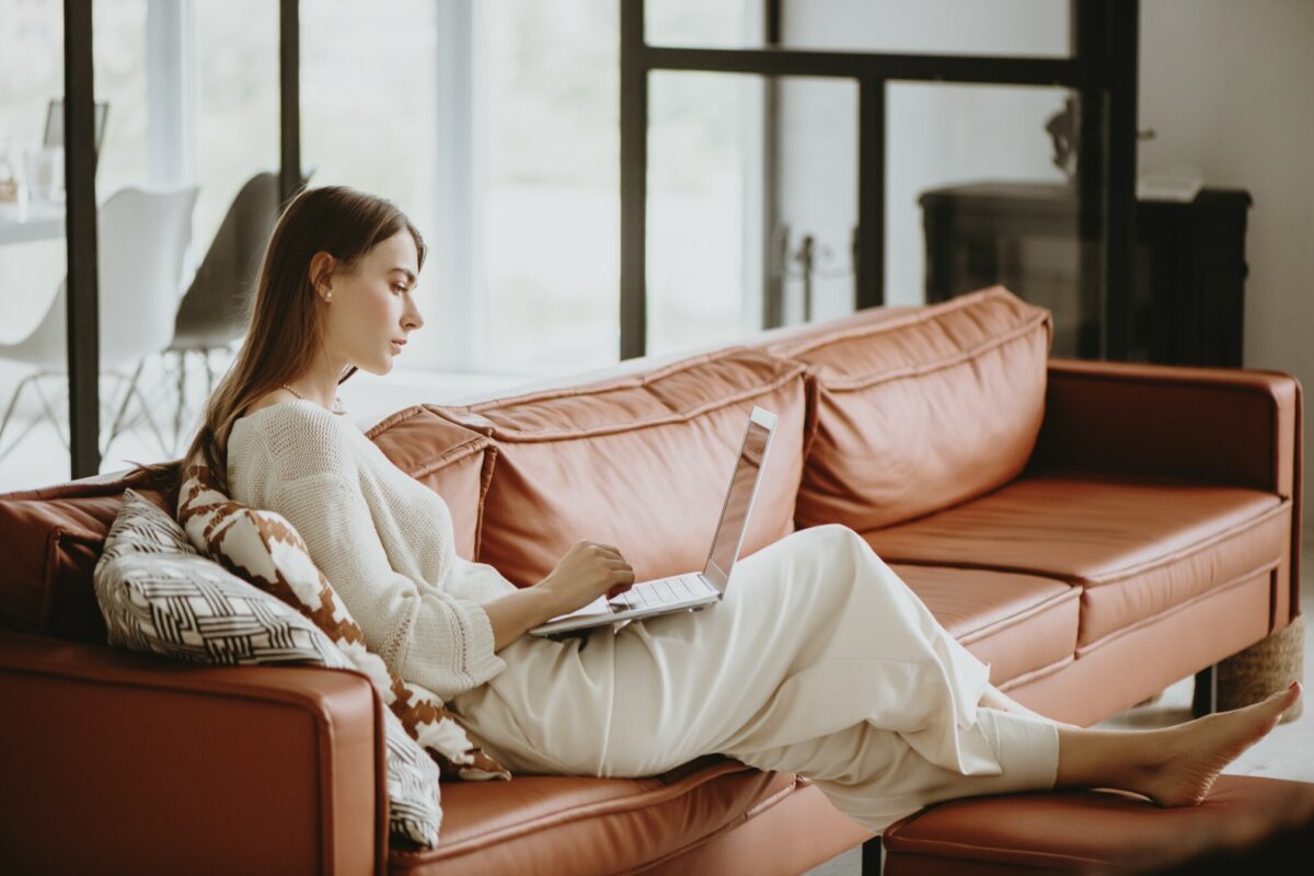 woman reading about RESA the home staging association.